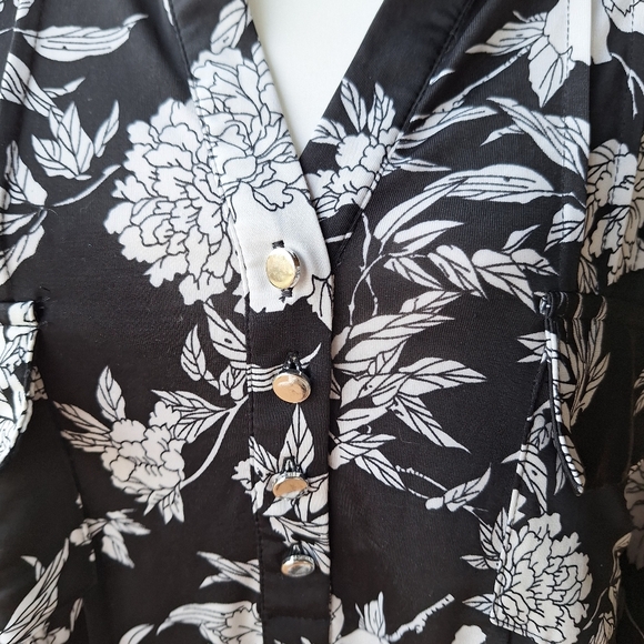 Cocomo Woman 3X Floral Popover Tunic Top Slinky Liquid Knit Flowy Stretch - Picture 3 of 7